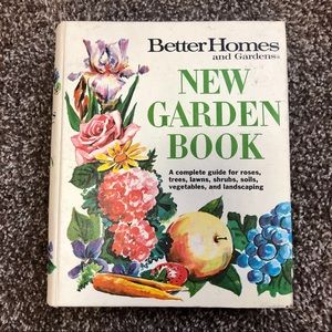 🌹🌷 Vintage 70’s NEW GARDEN BOOK